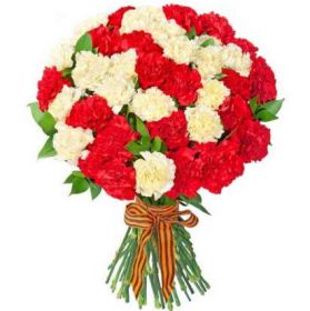 55 красных и белых гвоздик